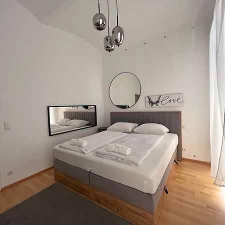 Luxury Cityapartment 5 Wina Bagian luar foto