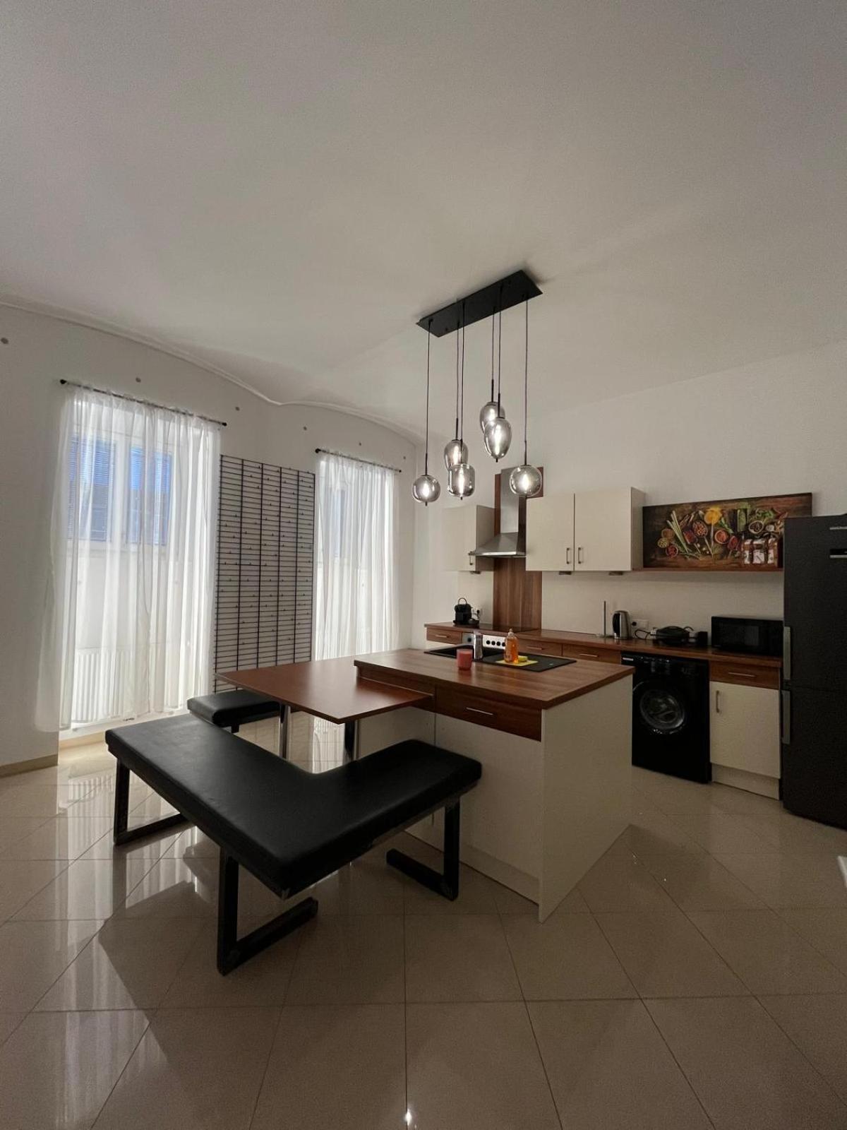 Luxury Cityapartment 5 Wina Bagian luar foto