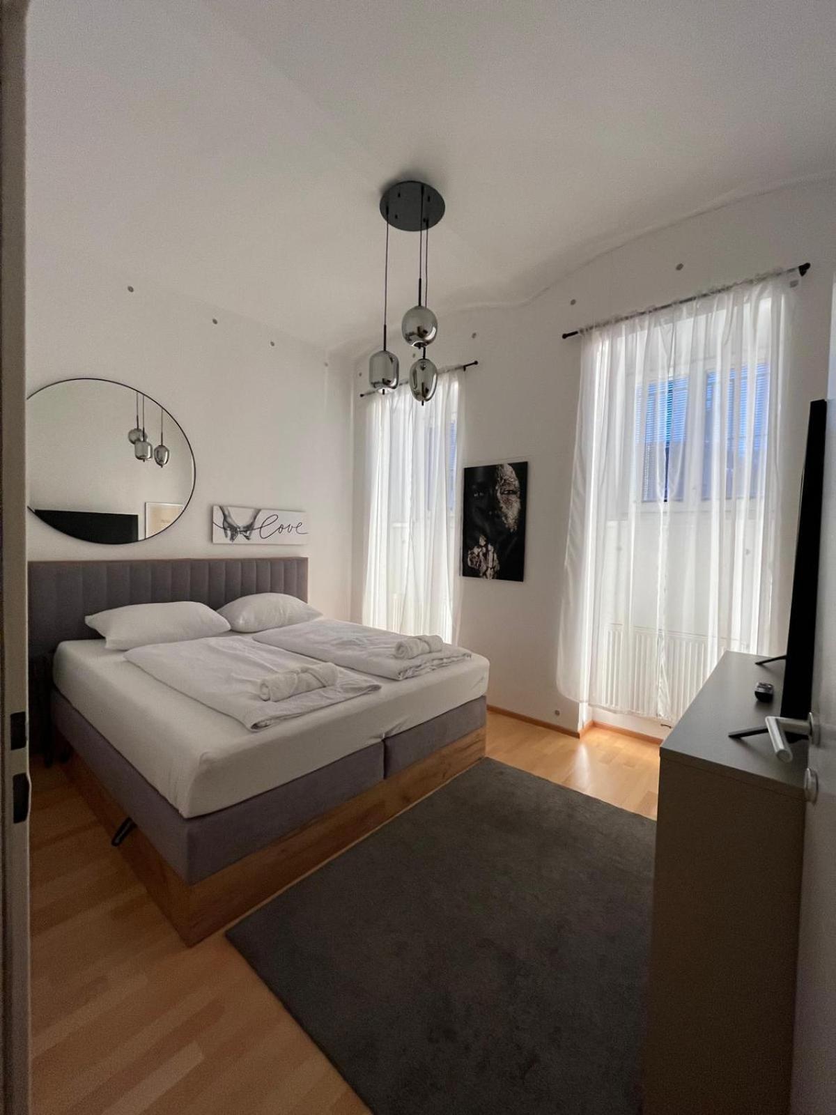 Luxury Cityapartment 5 Wina Bagian luar foto